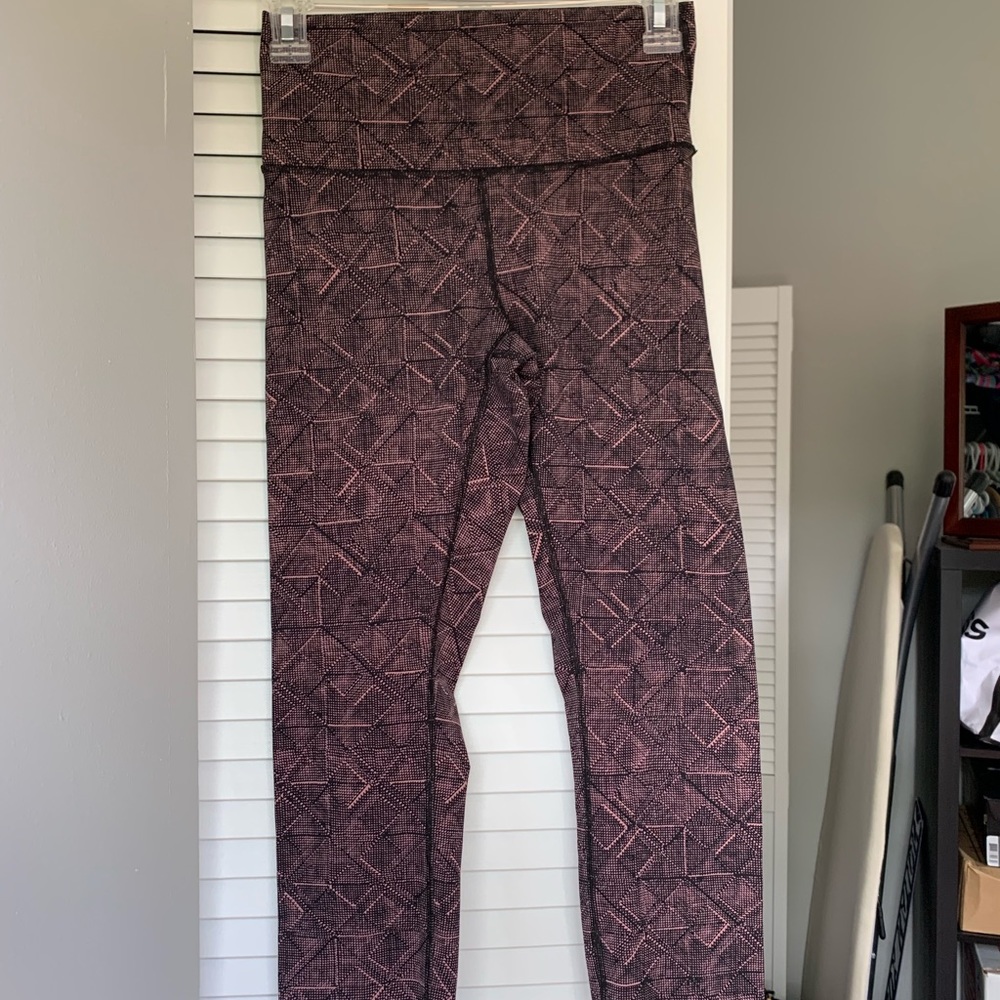 Lululemon Wunder Under Crops Size 6